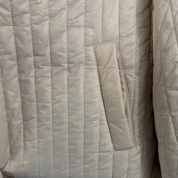 Kimberly Quilted Puffer Snap Jacket - Cream. Womens Size Medium. NWT. Oversized - Picture 6 of 11